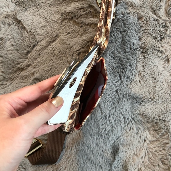 Leopard GUESS belt bag - Picture 8 of 16